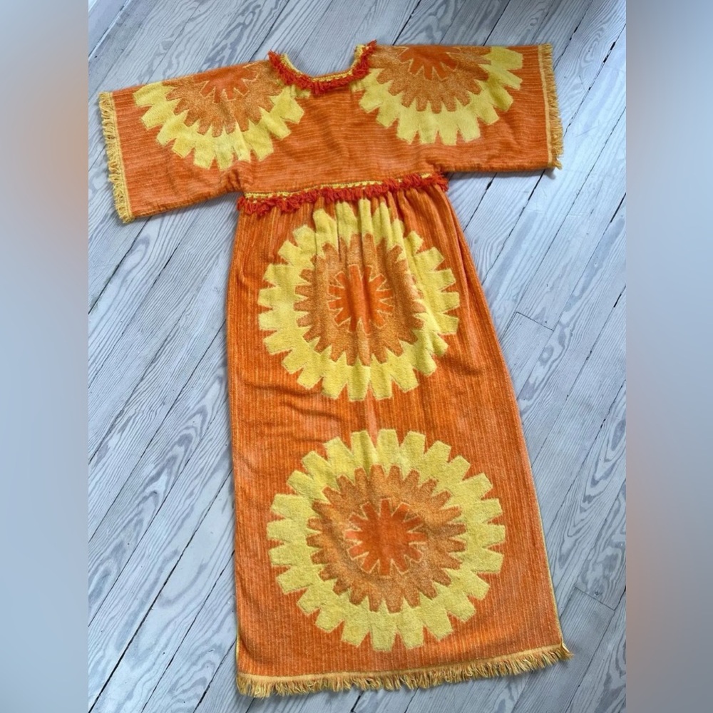 Vintage 70s Sunburst Kaftan Orange Yellow Dress Kimono Sleeves - Picture 2 of 3